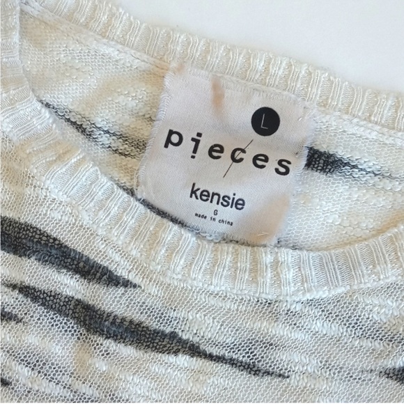 Kensie Cream & Dark Grey Zebra Stripe Long Sleeve Semi Sheer Sweater Top L - Picture 2 of 9